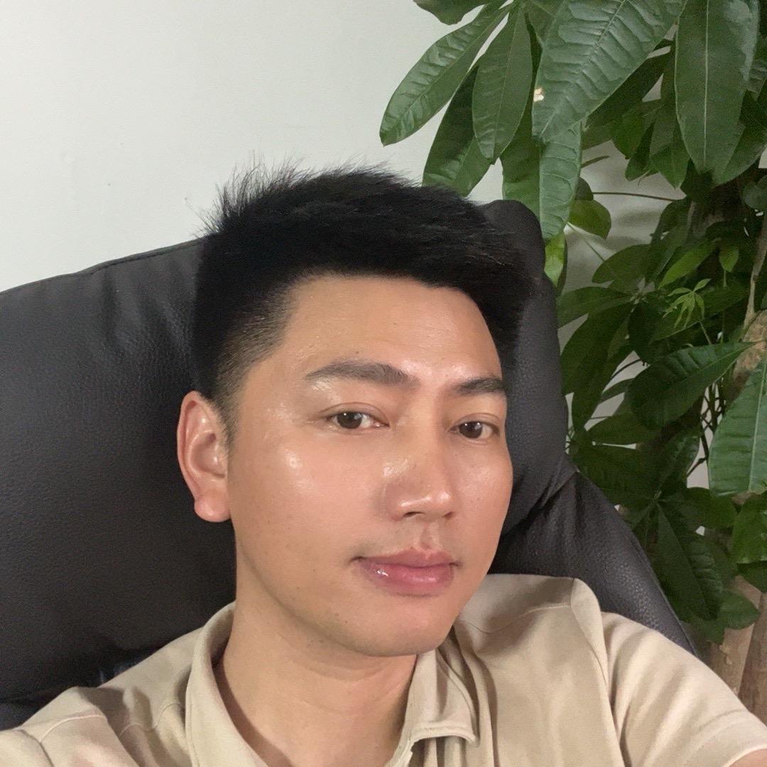 兵哥小跟班
