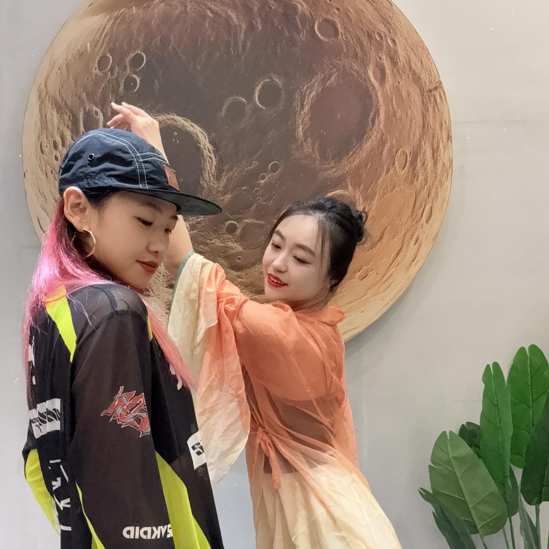 四旬老太（中国舞vs街舞版）