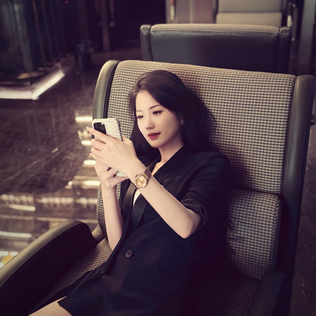 ღ  赵小姐