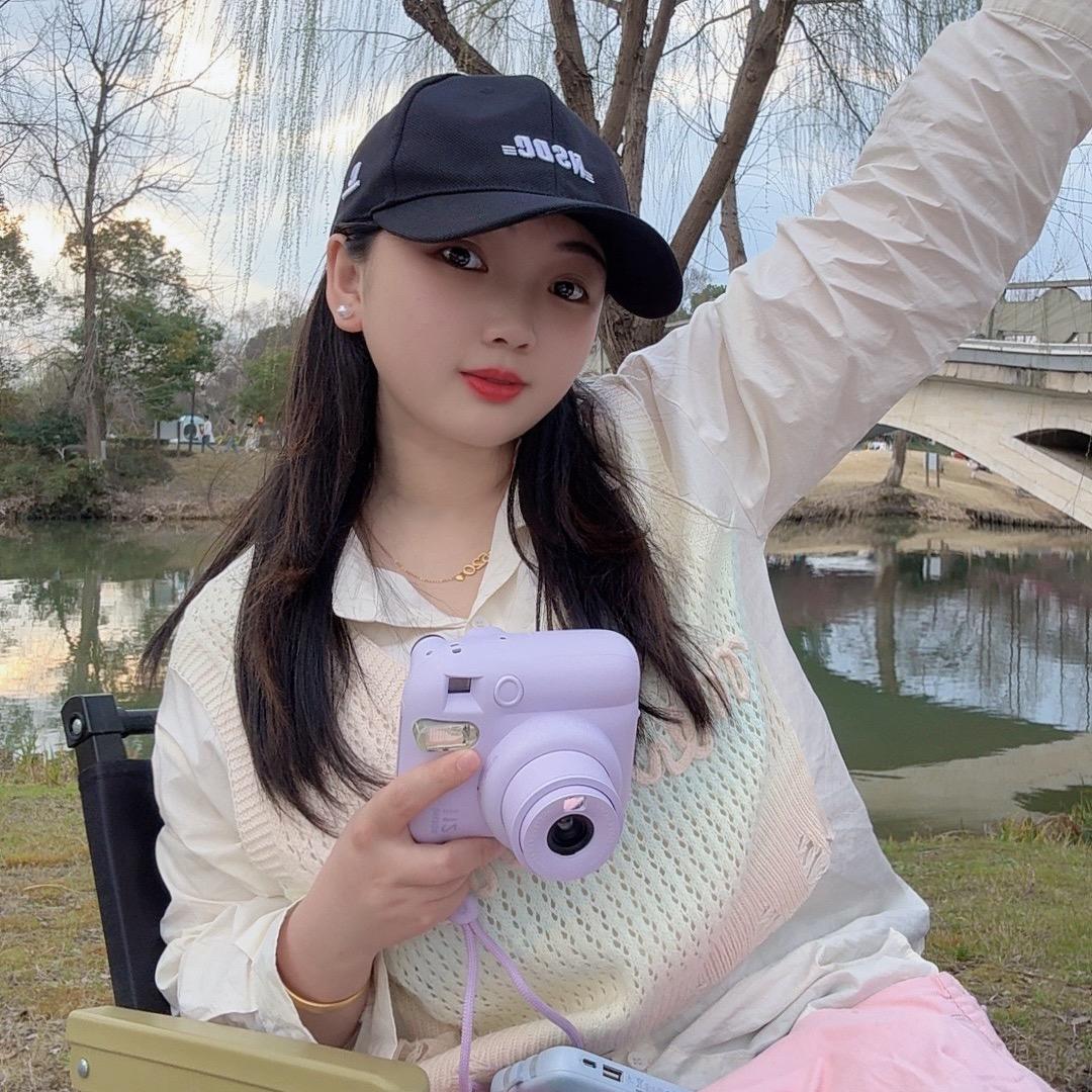杨佯爱吃瓜