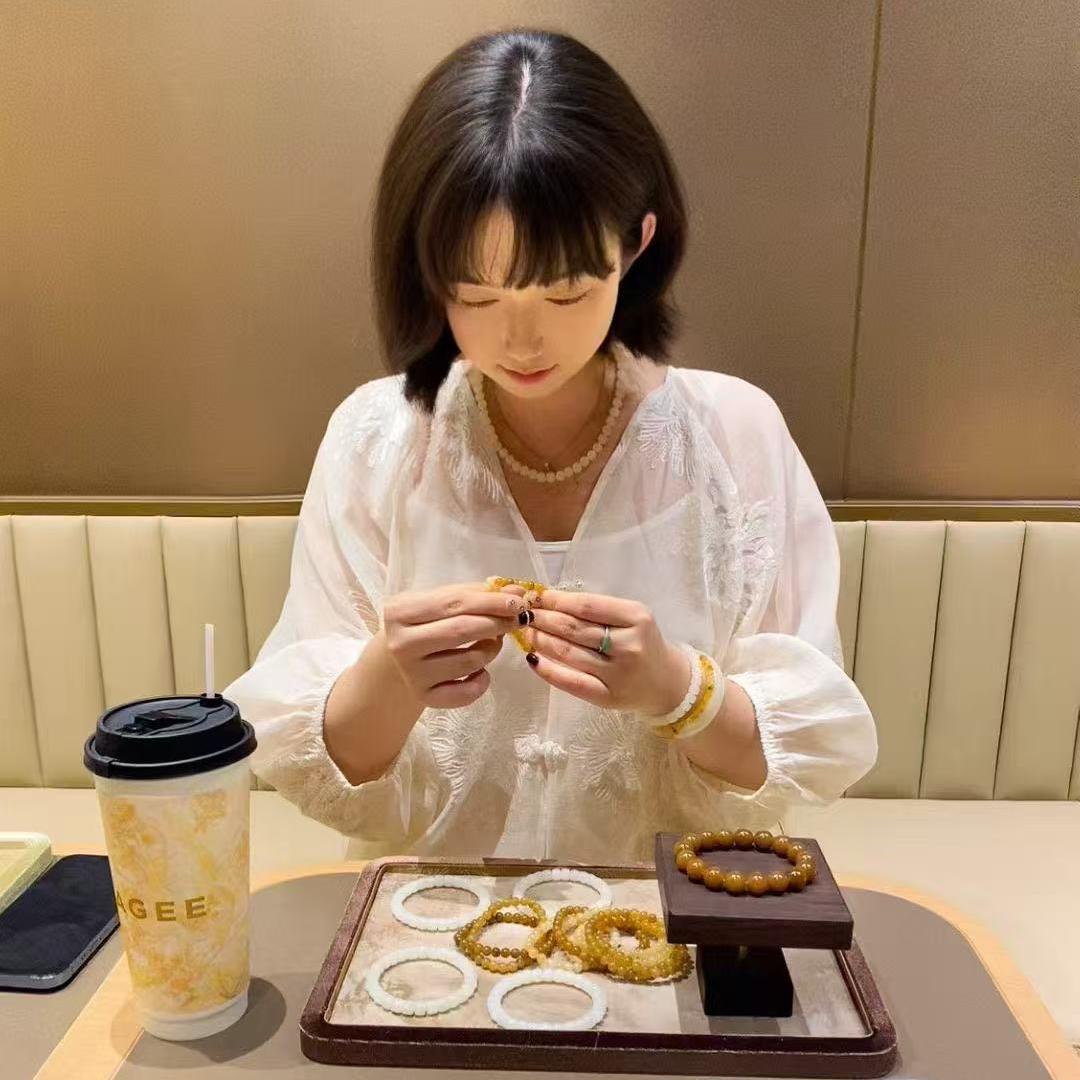 云边有家珠宝店