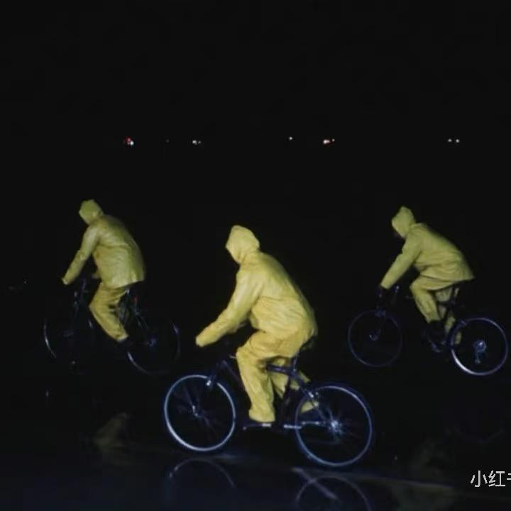 o谁在尴尬