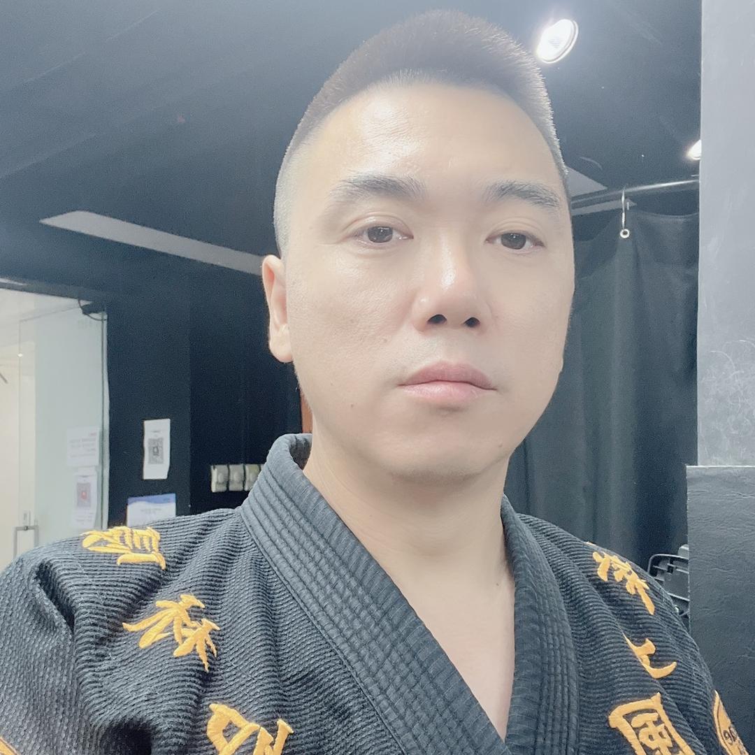 鹤群先生