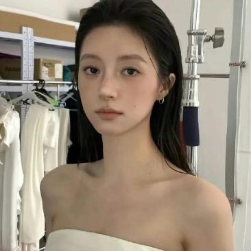 眼睛👀里的-㫪～