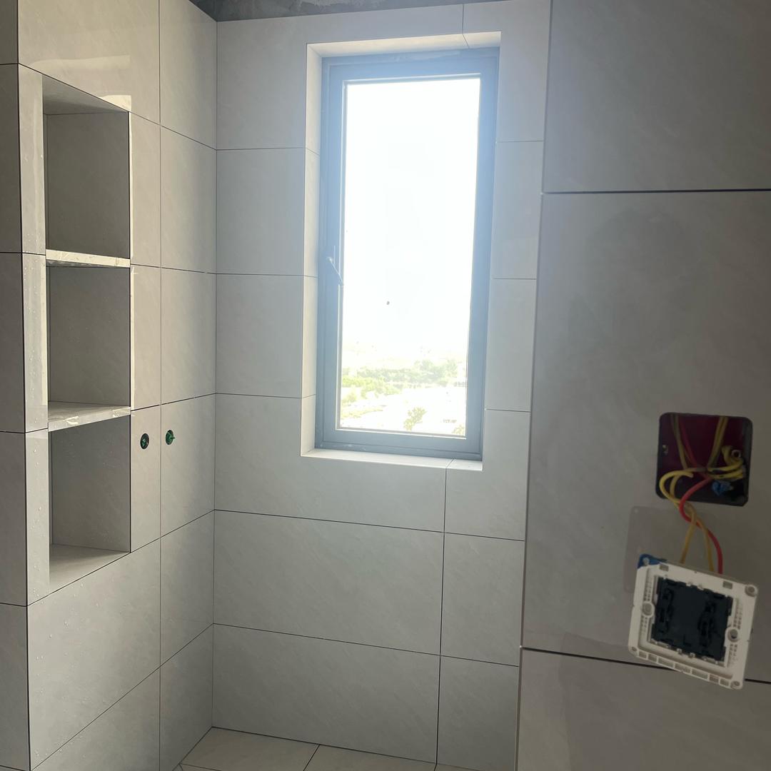 郑州小两口贴砖日常