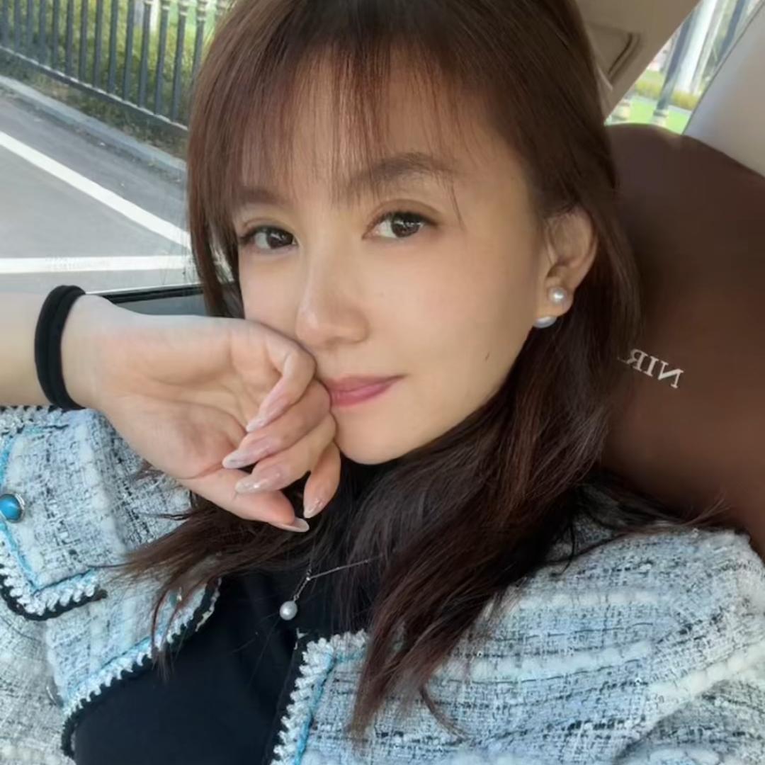 唯依依
