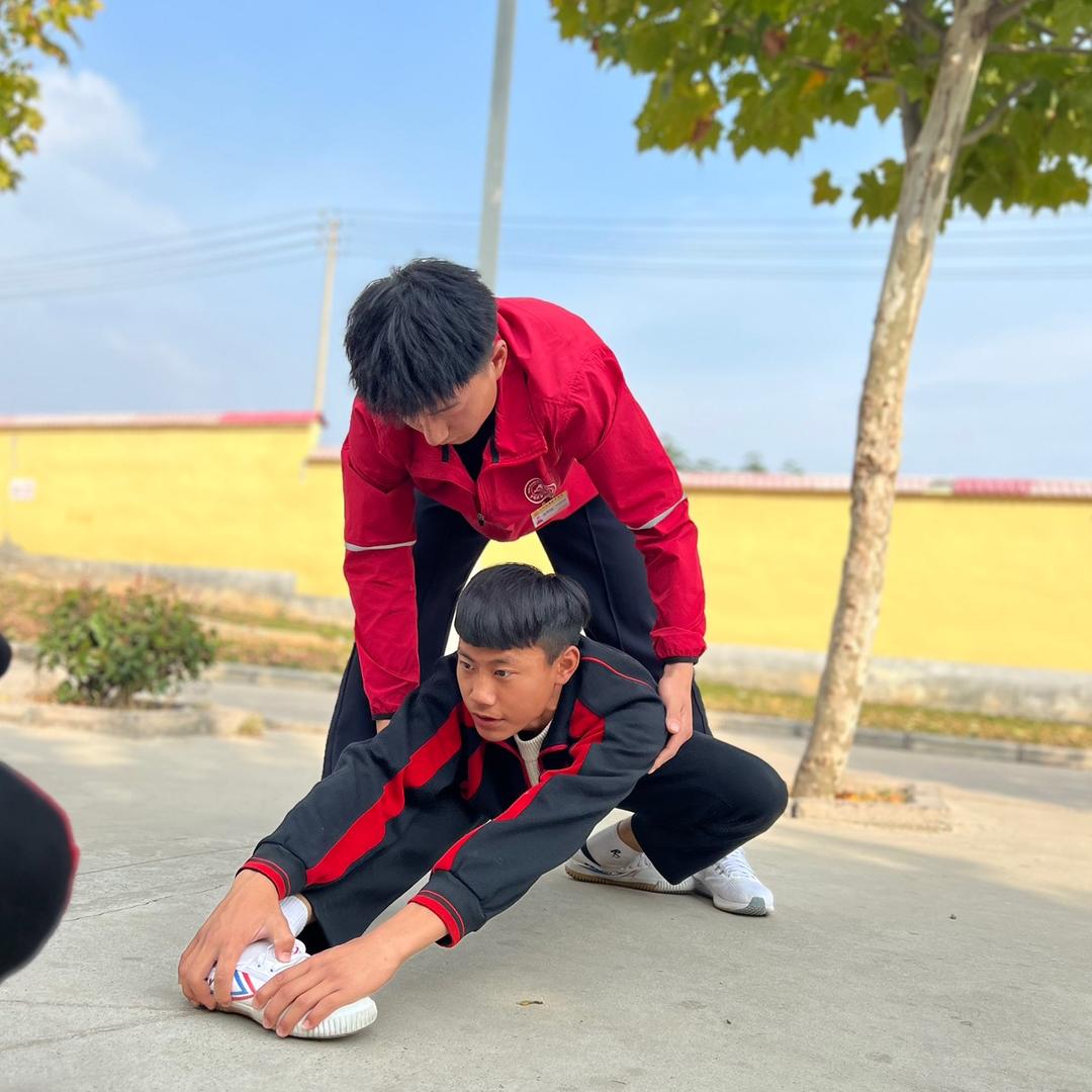 温教练教武术