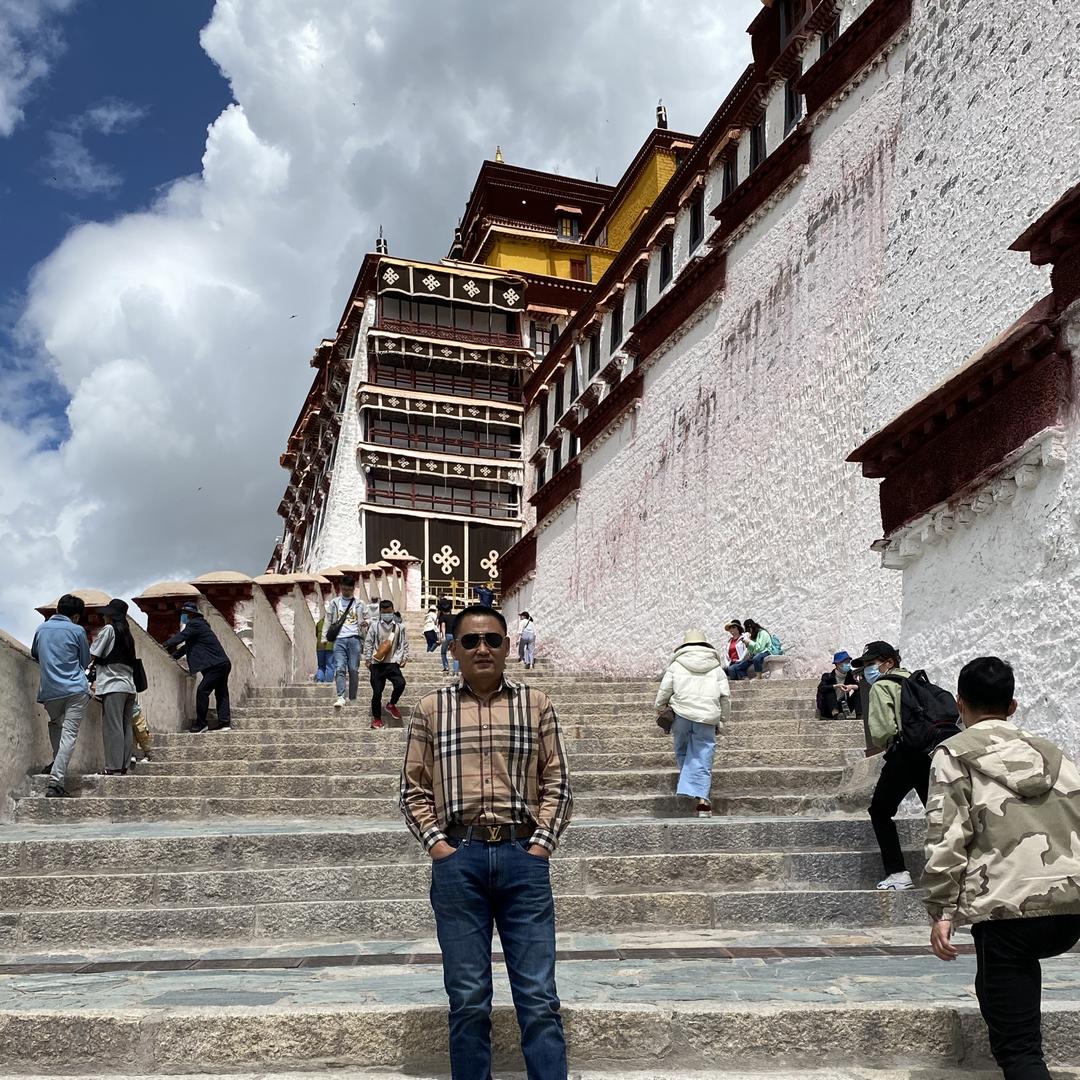 任丘市久久久物流服务站