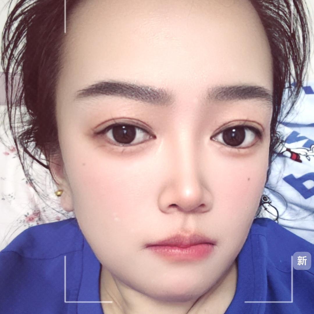 艳 艳