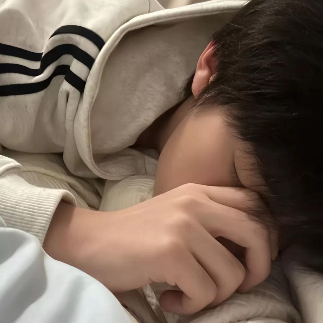 忧郁绝情廖少