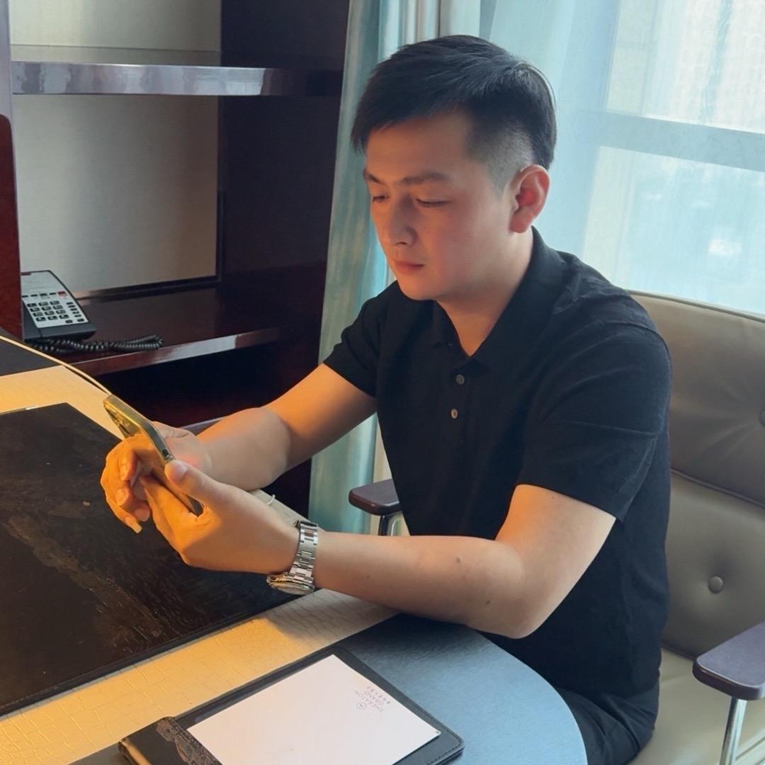 临海吊车租赁林杰。