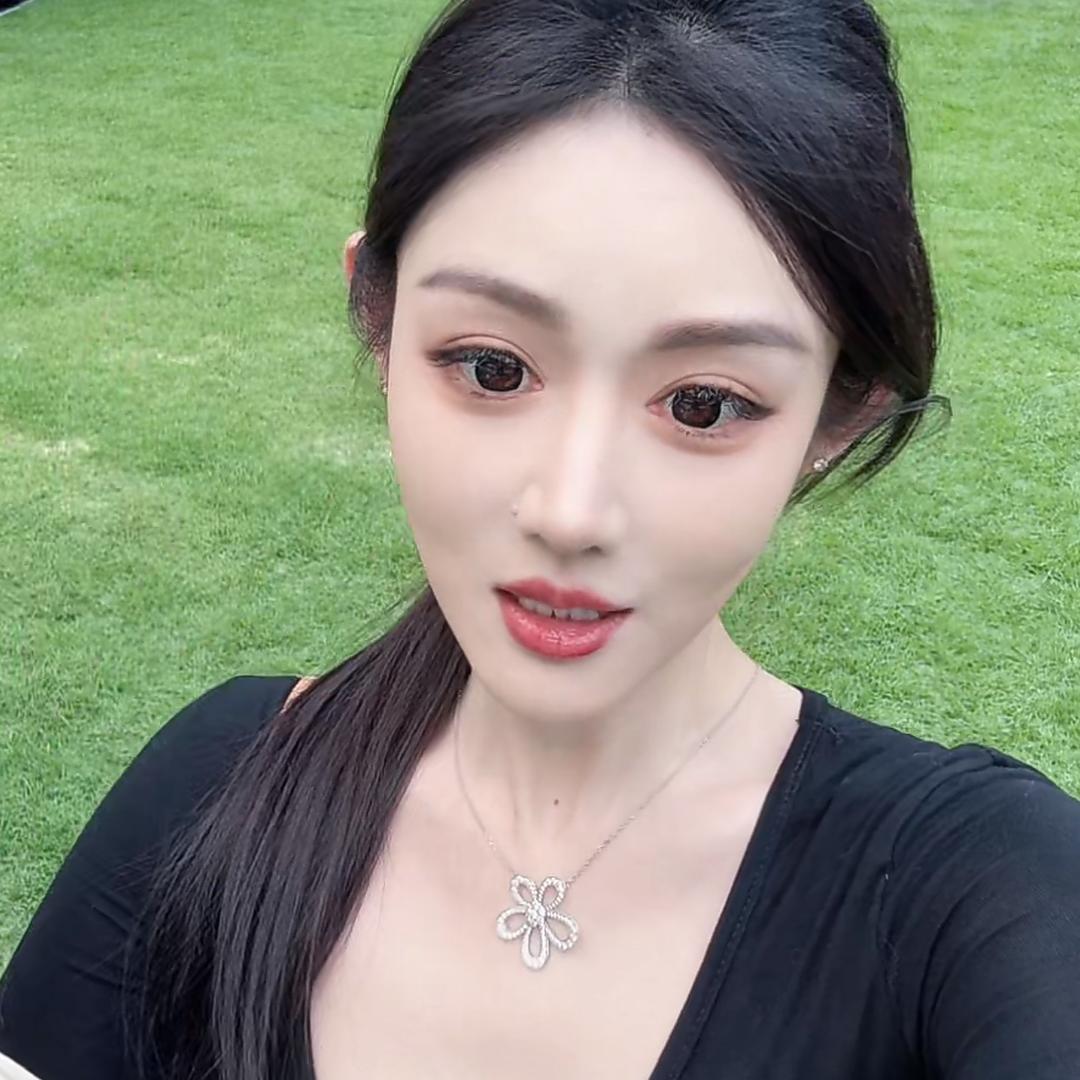 月亮姐姐穿搭