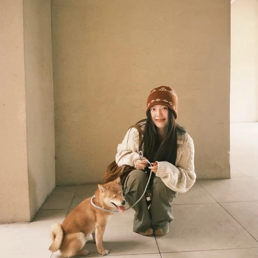 美女也会ᵉᵐᵒ