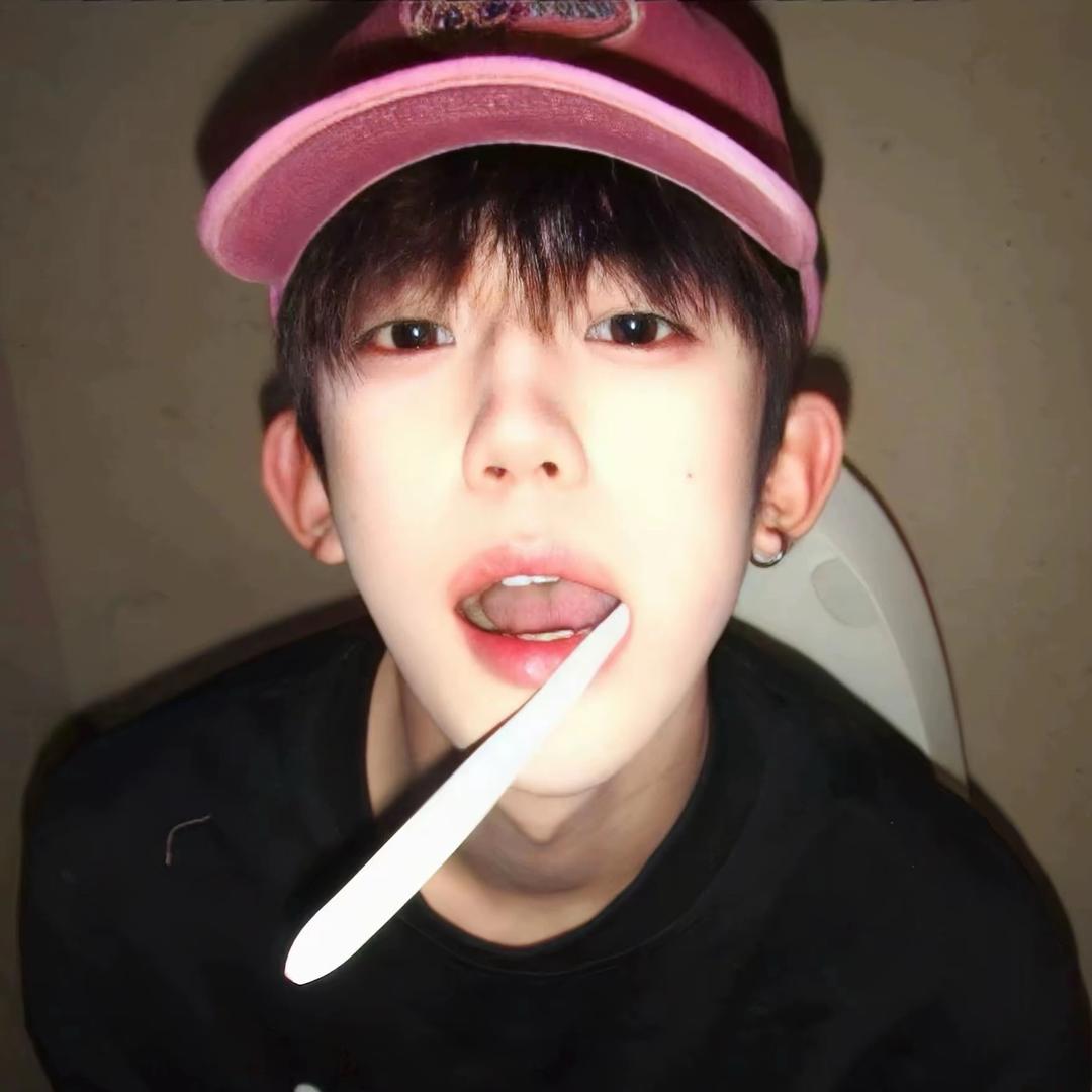 美女你卡粉了🎱