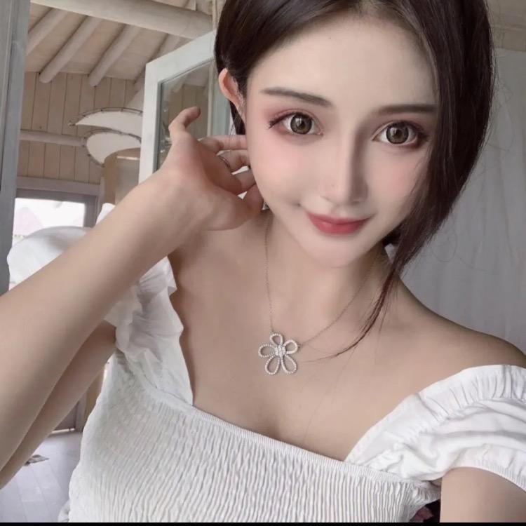 依娜