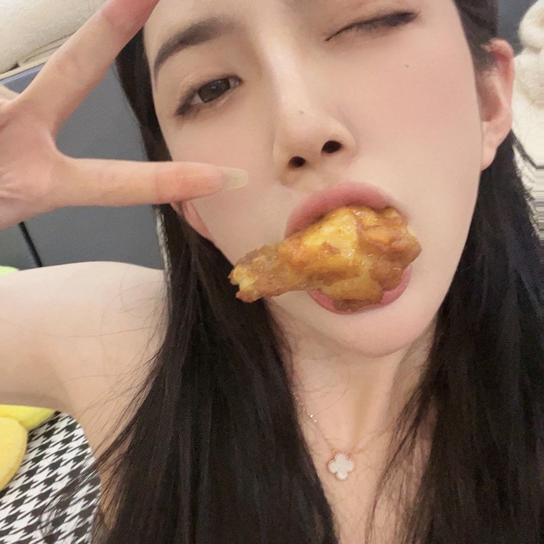 小u又饿了