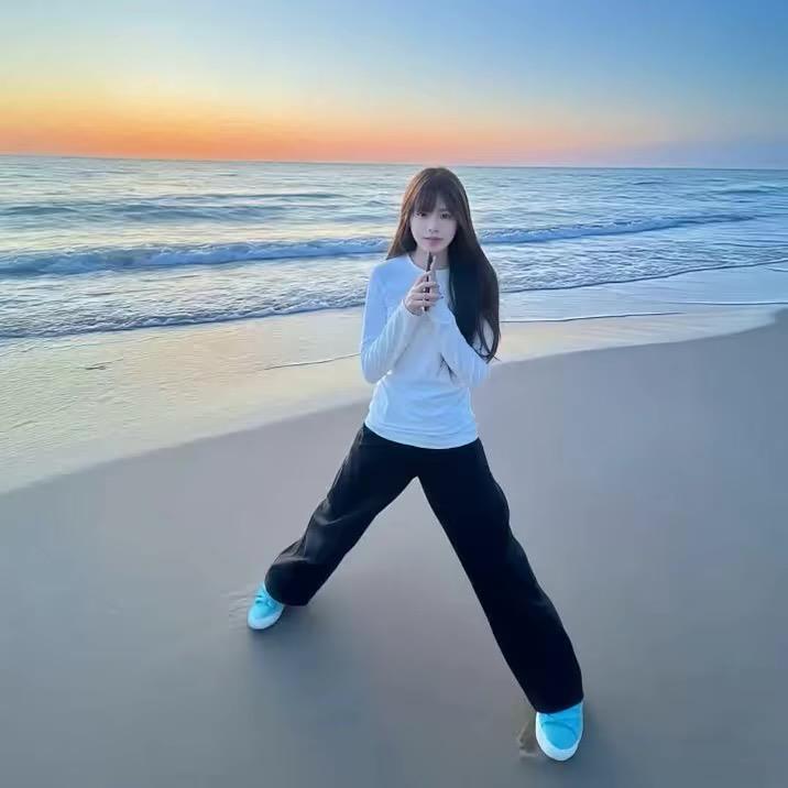 六月