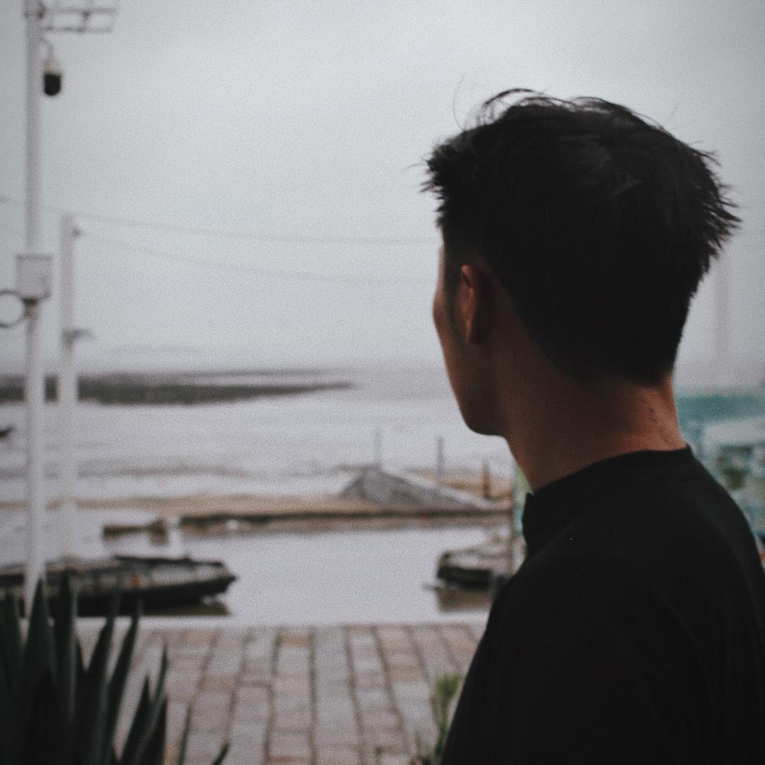 刘诚.