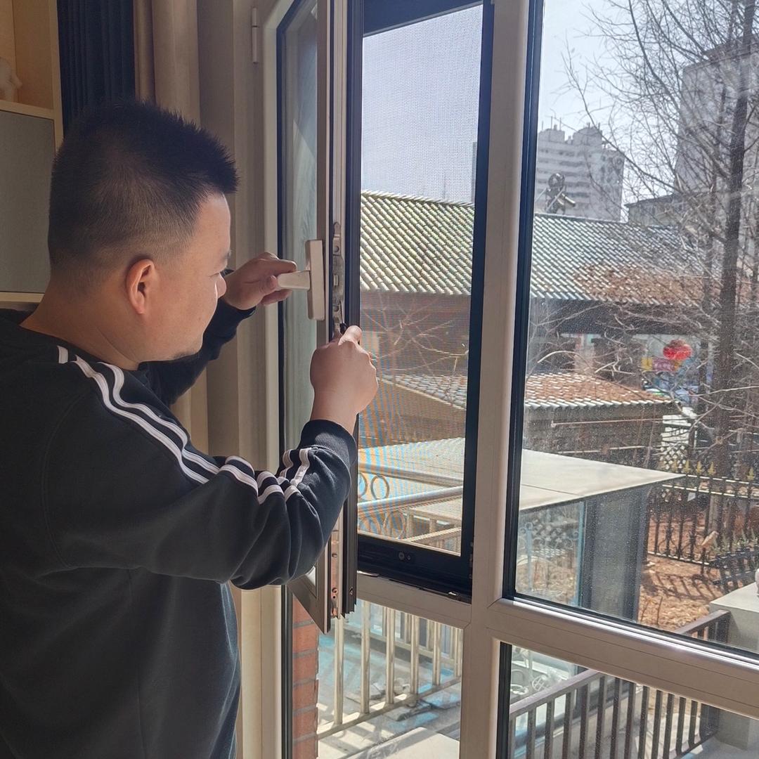 丹东范师傅家装门窗