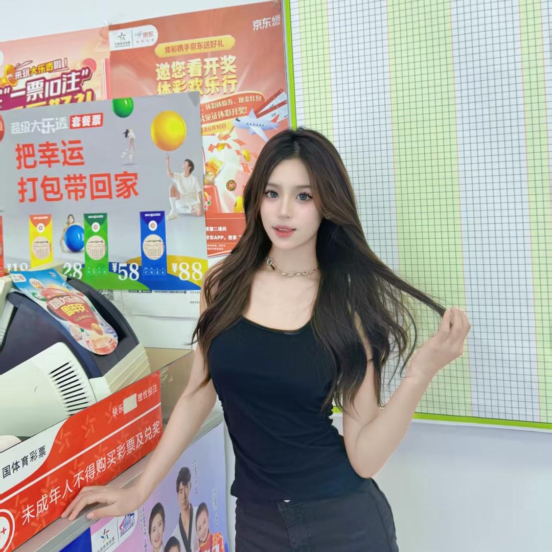 小怡（努力打票中）