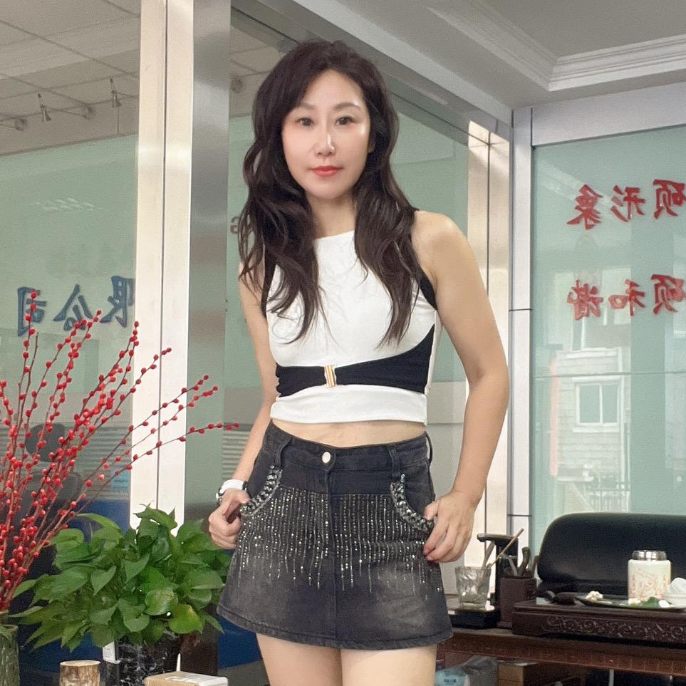 爱跳舞的莲
