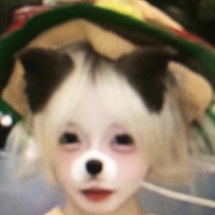 秋秋大小姐驾到。
