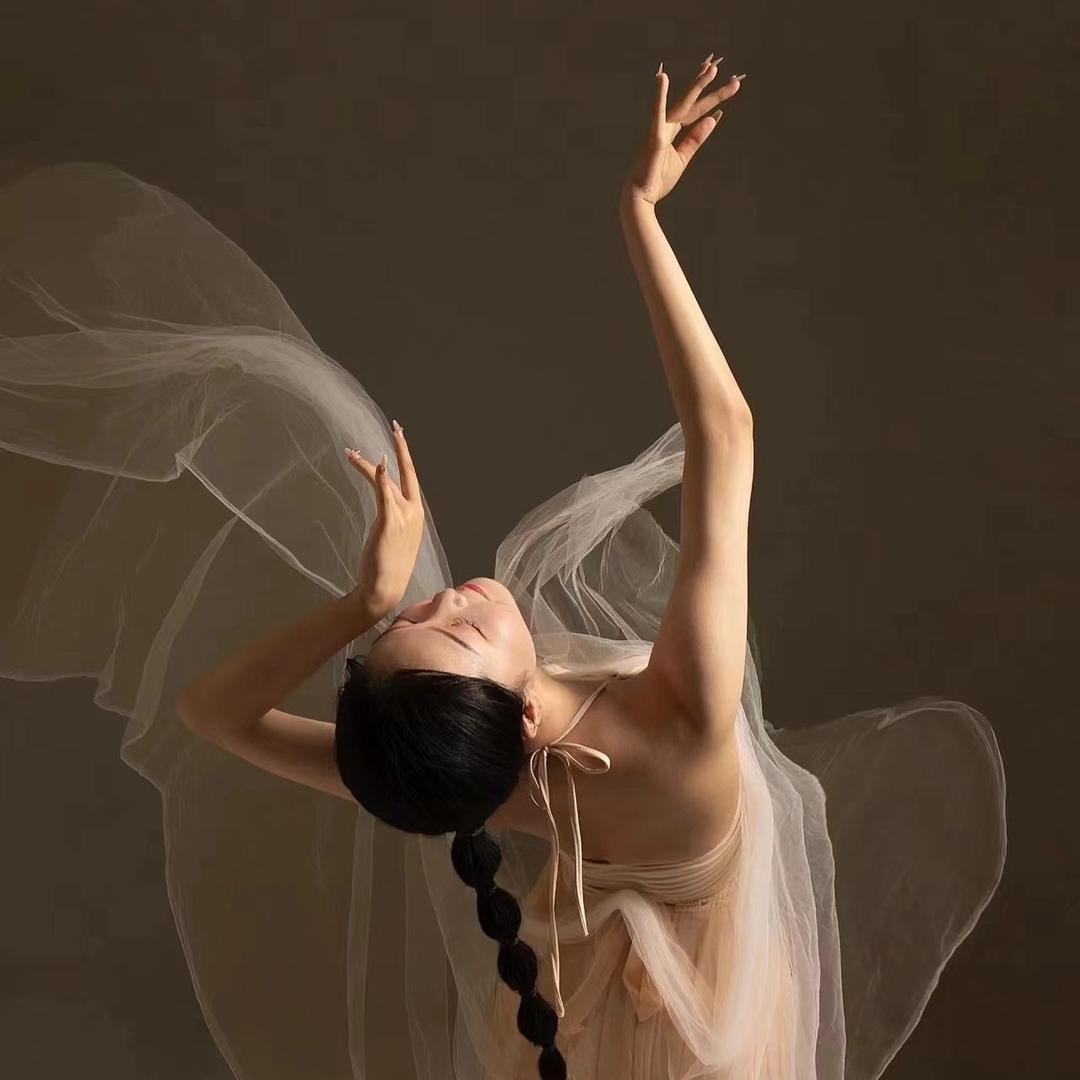 旋舞舞蹈元元老师