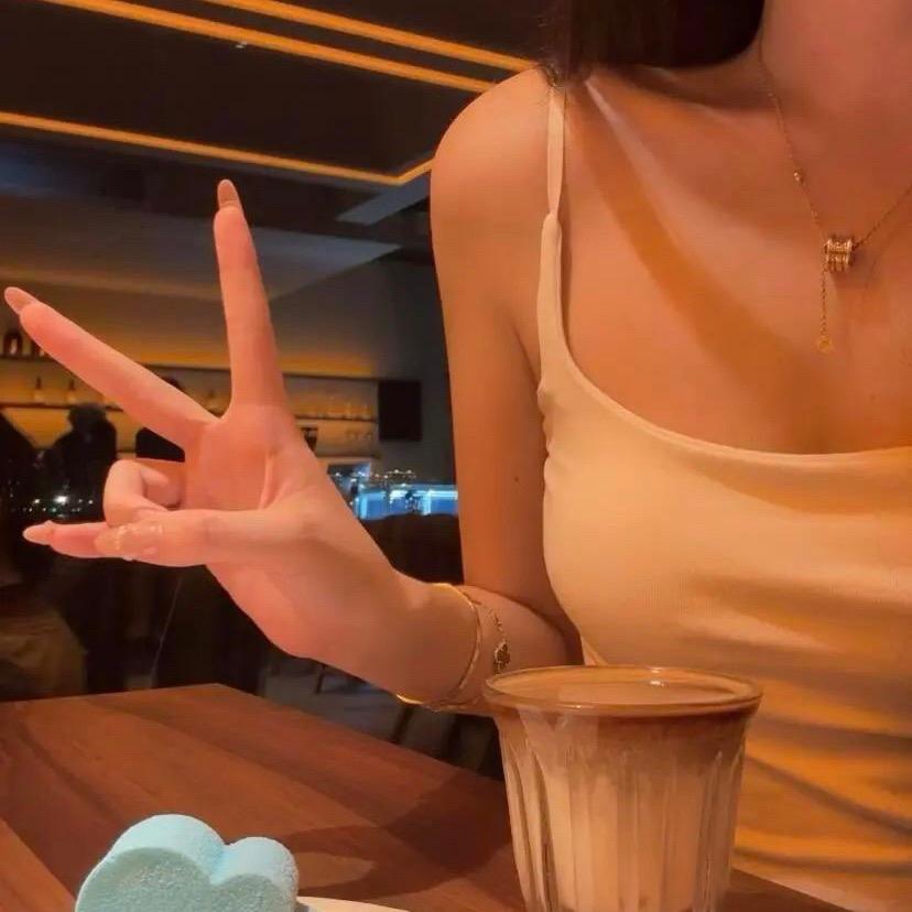 栗娜👑