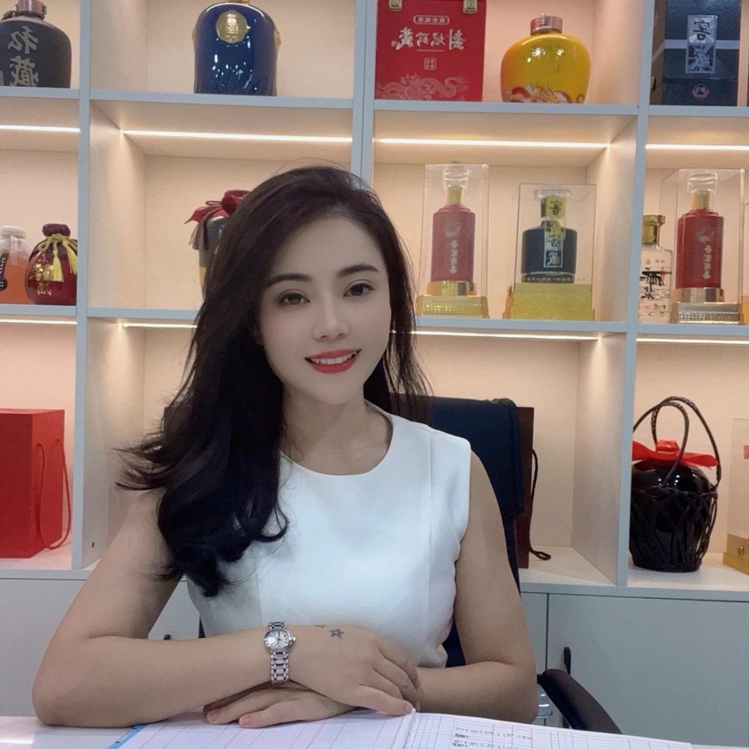 南川窖藏酒厂老板娘杨阳