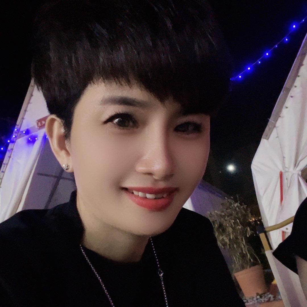 萍爷潮牌女装