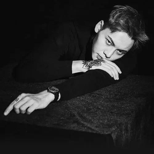 卸了妆的狼（邹）