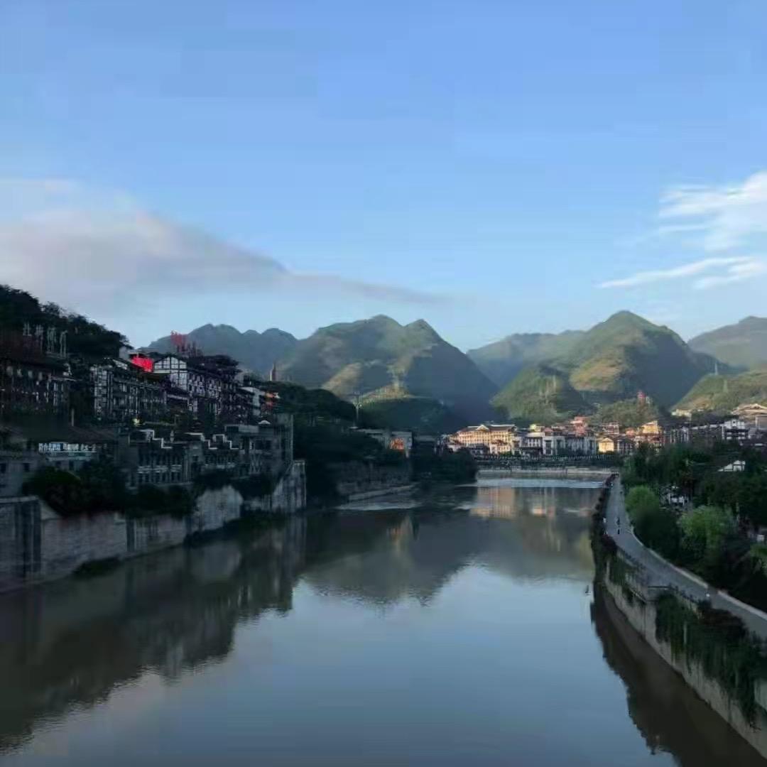 无问东西酒馆