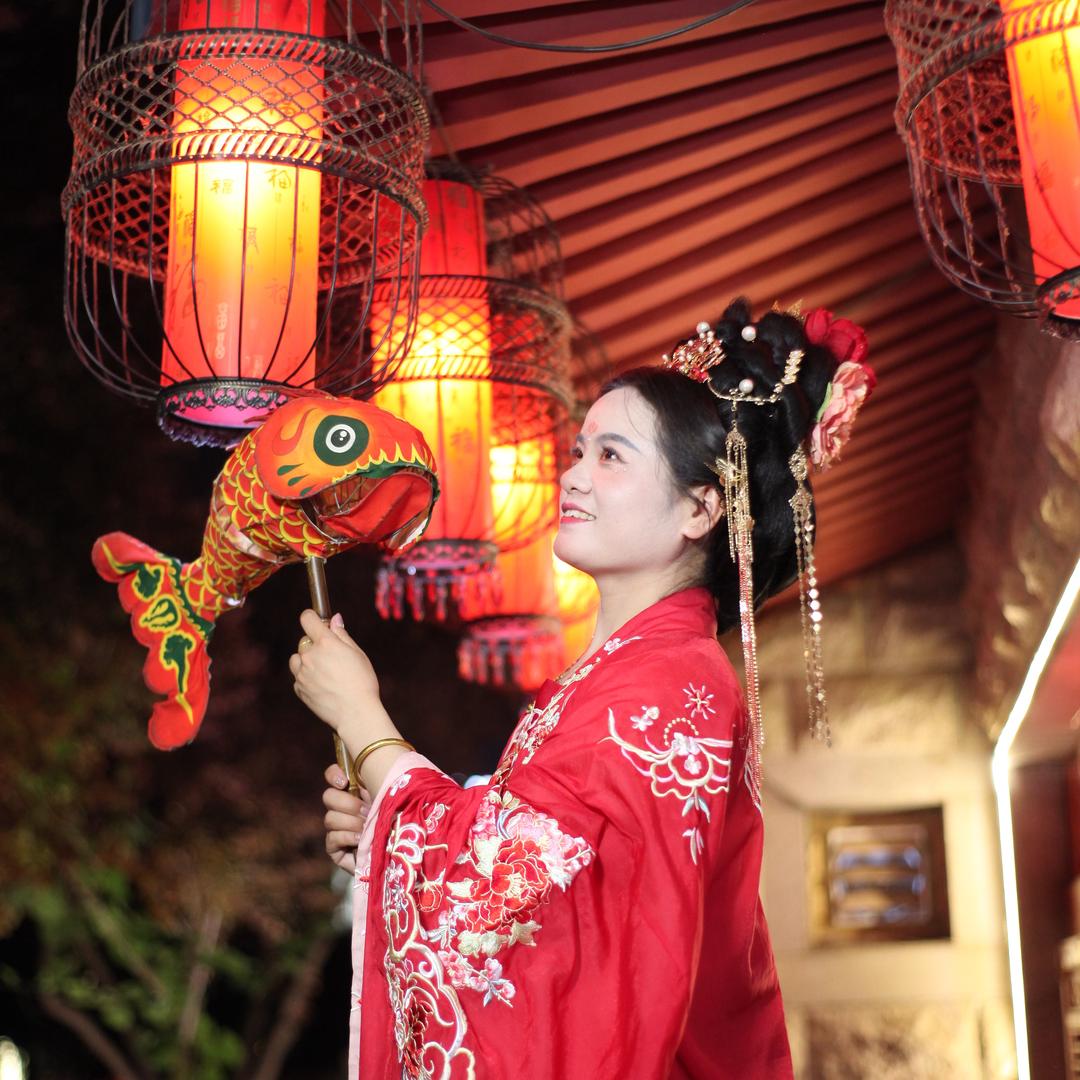 平湖LM解放路店大公鸡