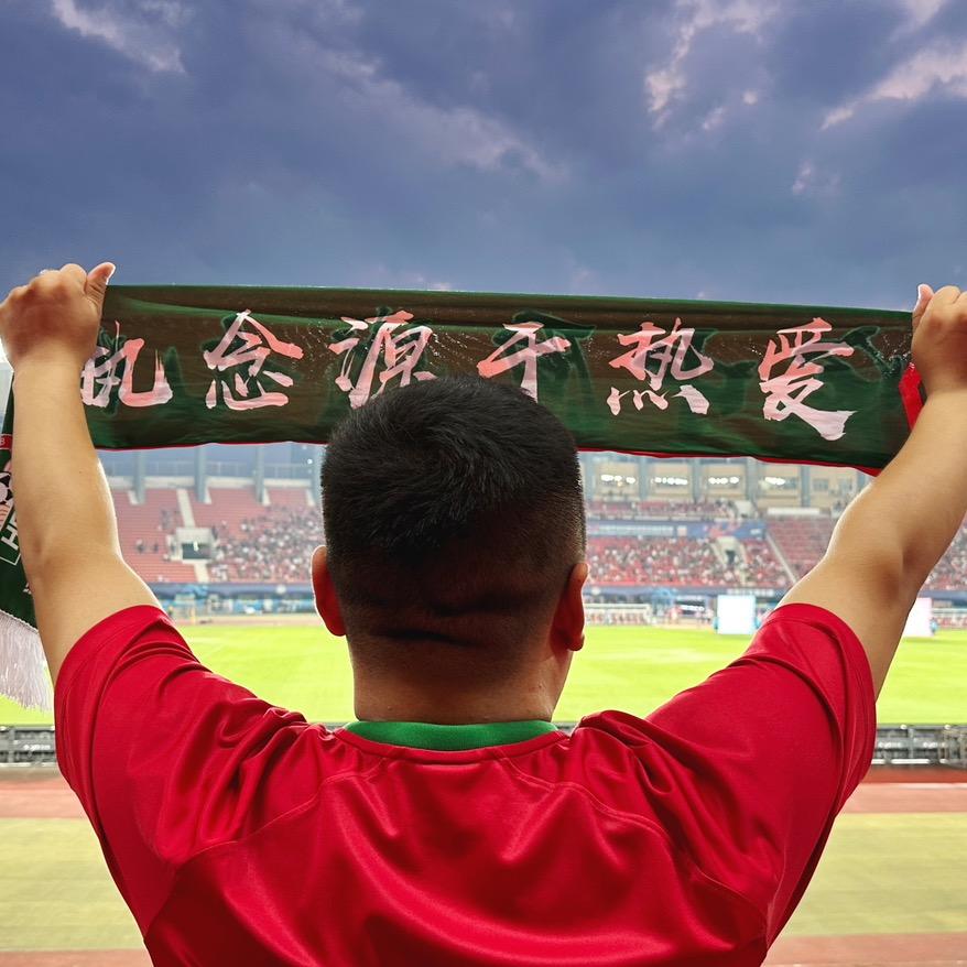 小梁同学