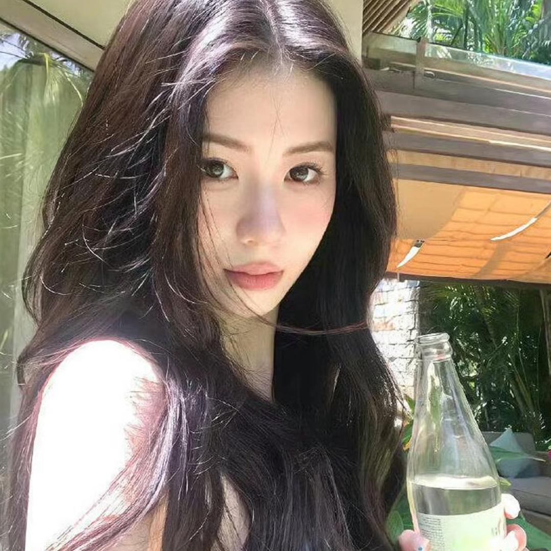 初见^