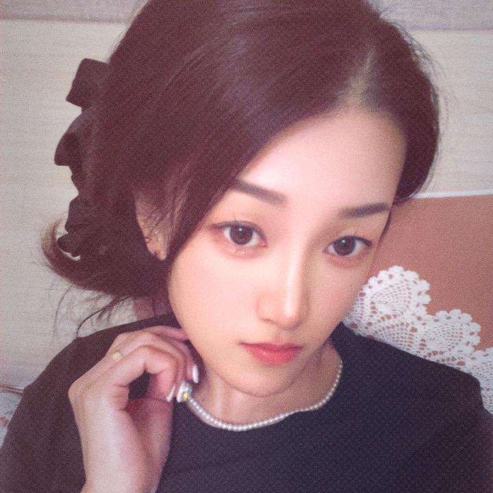 不哭不闹不炫耀   ❥ ᯓ