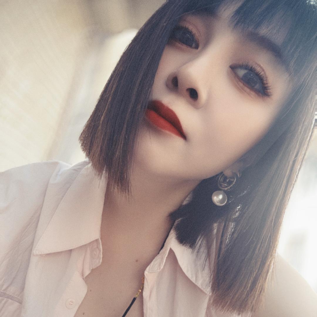 yෆng 做自己的女王👑