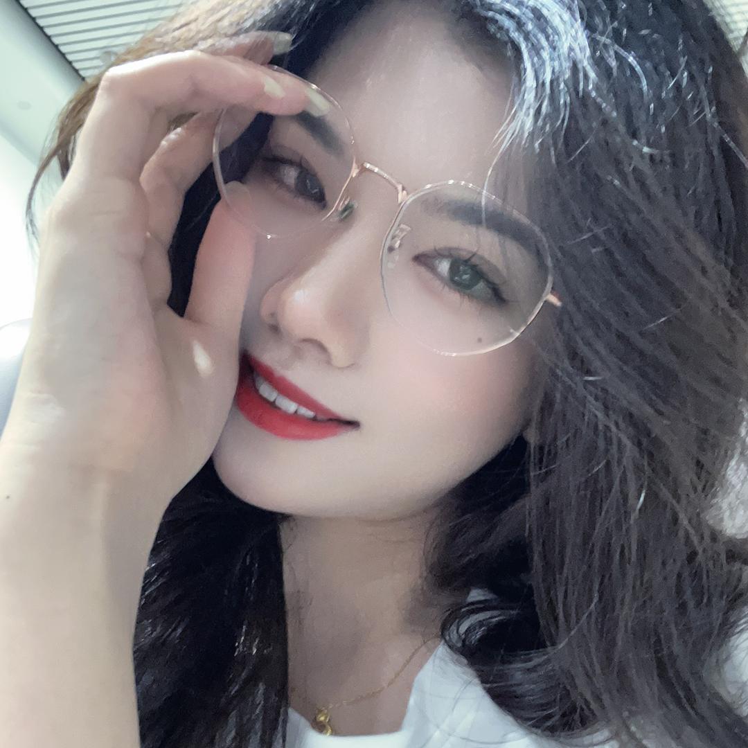 婷婷。