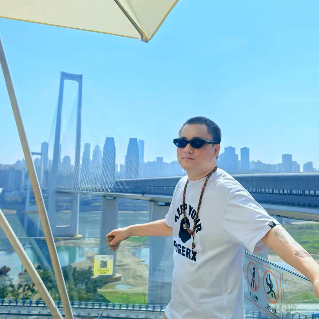 🌈不爱吃鱼的猫🌈