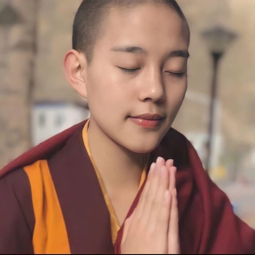 坚强独立的小尼姑