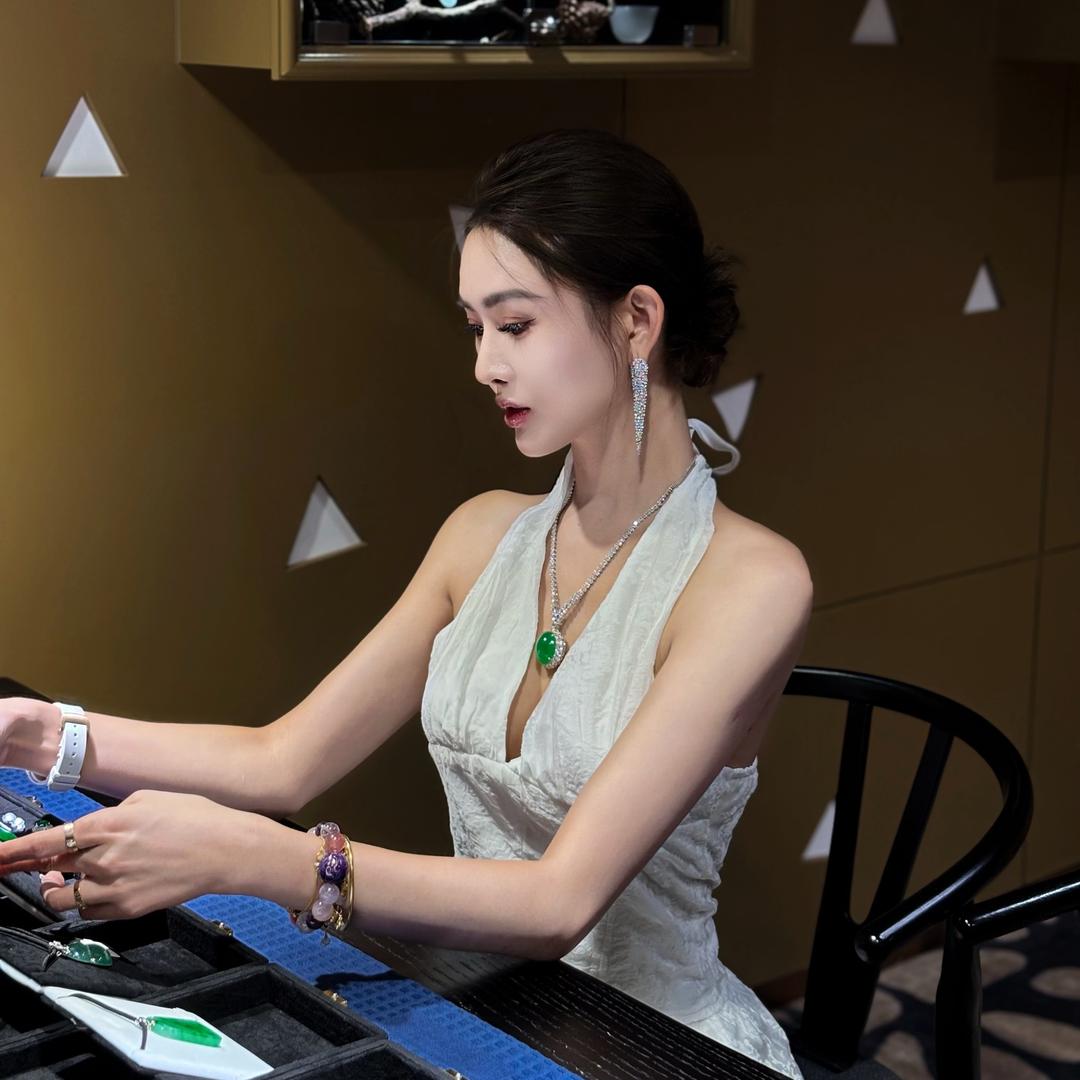Kela Voni 李梓榆