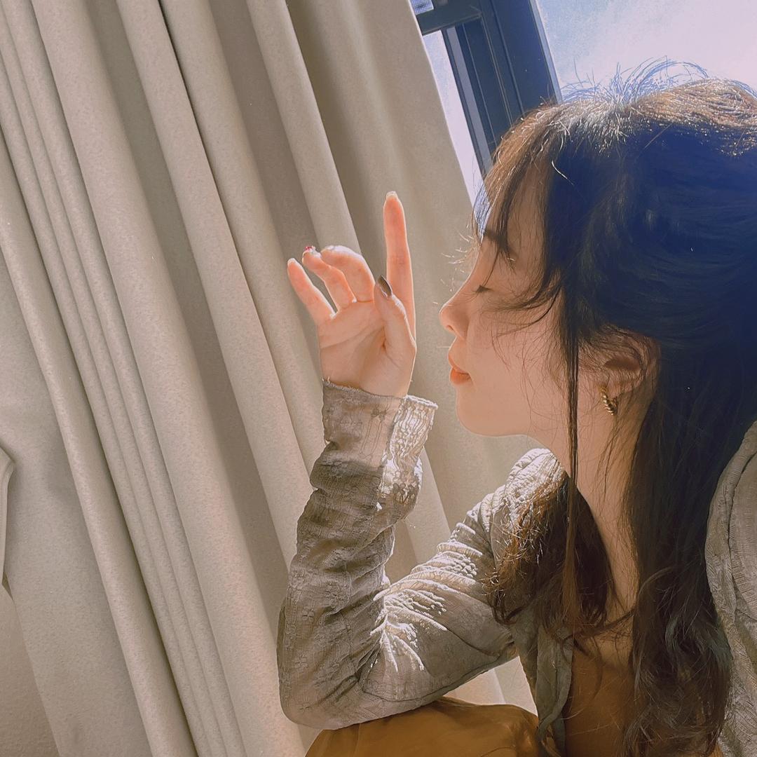 简～