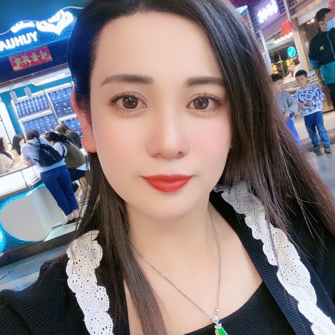 明玉珠宝阿琴
