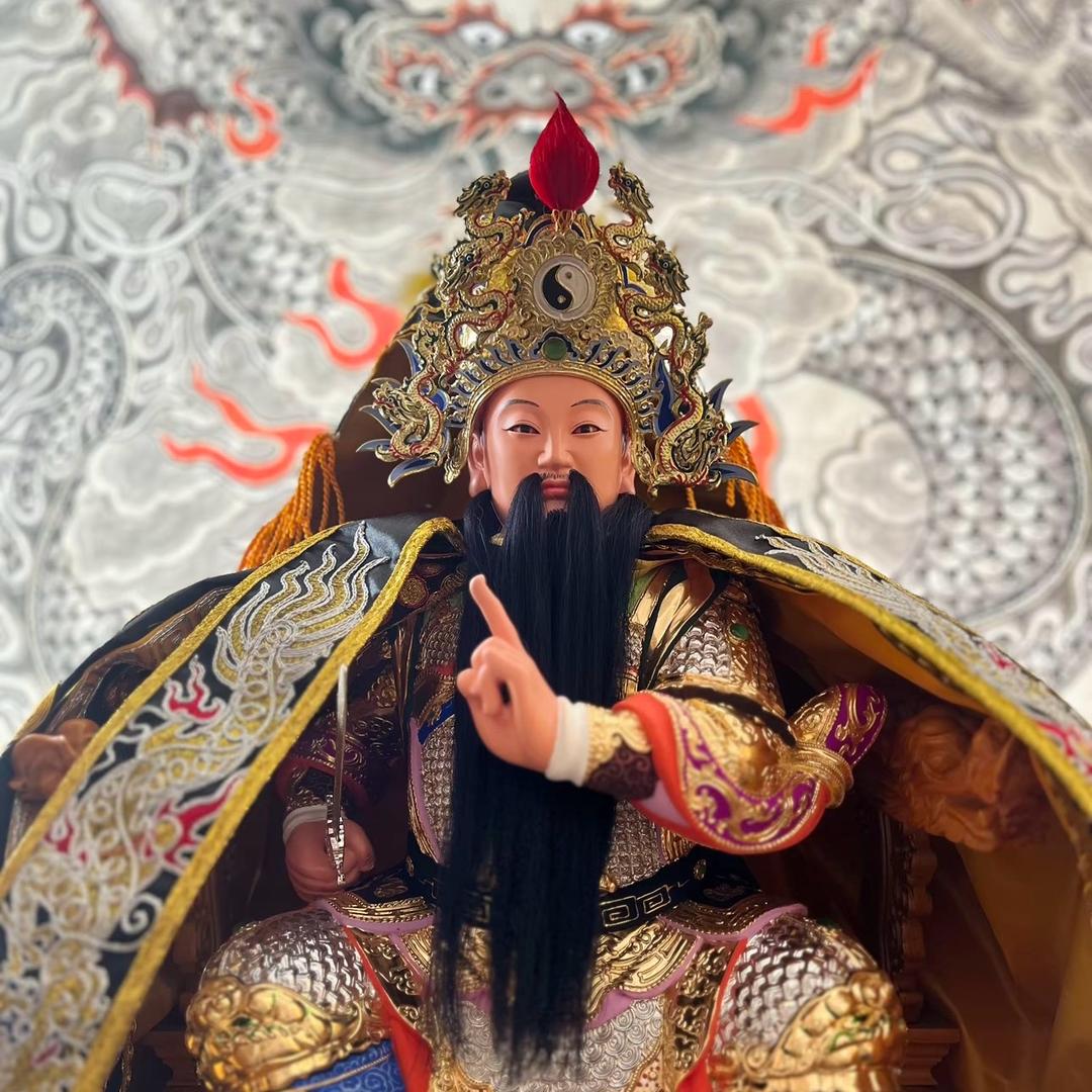 _林小亿　　　　　         🪳