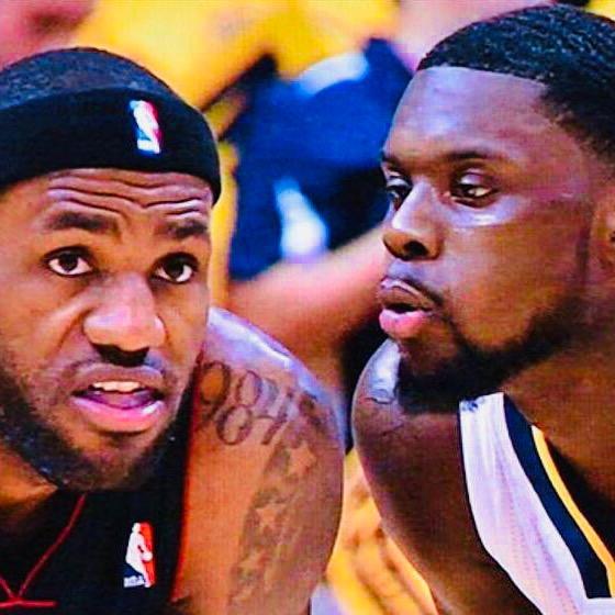 “篮 球🏀芬 森 ”