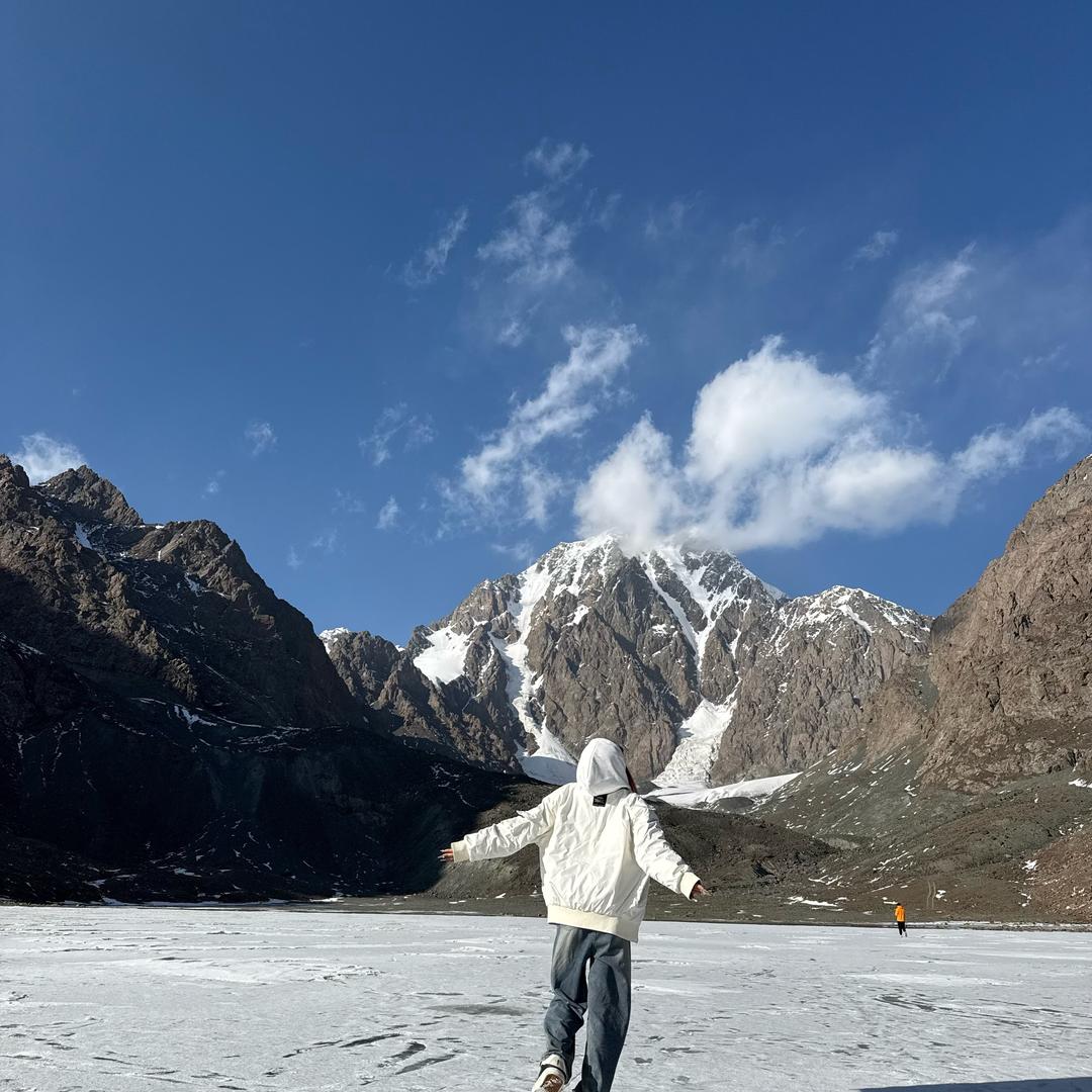 新疆鹏晟汽车服务有限公司王含笑