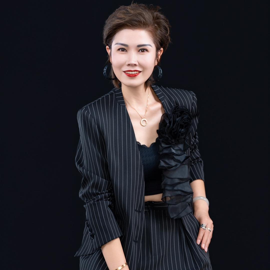 彩姐爱穿搭