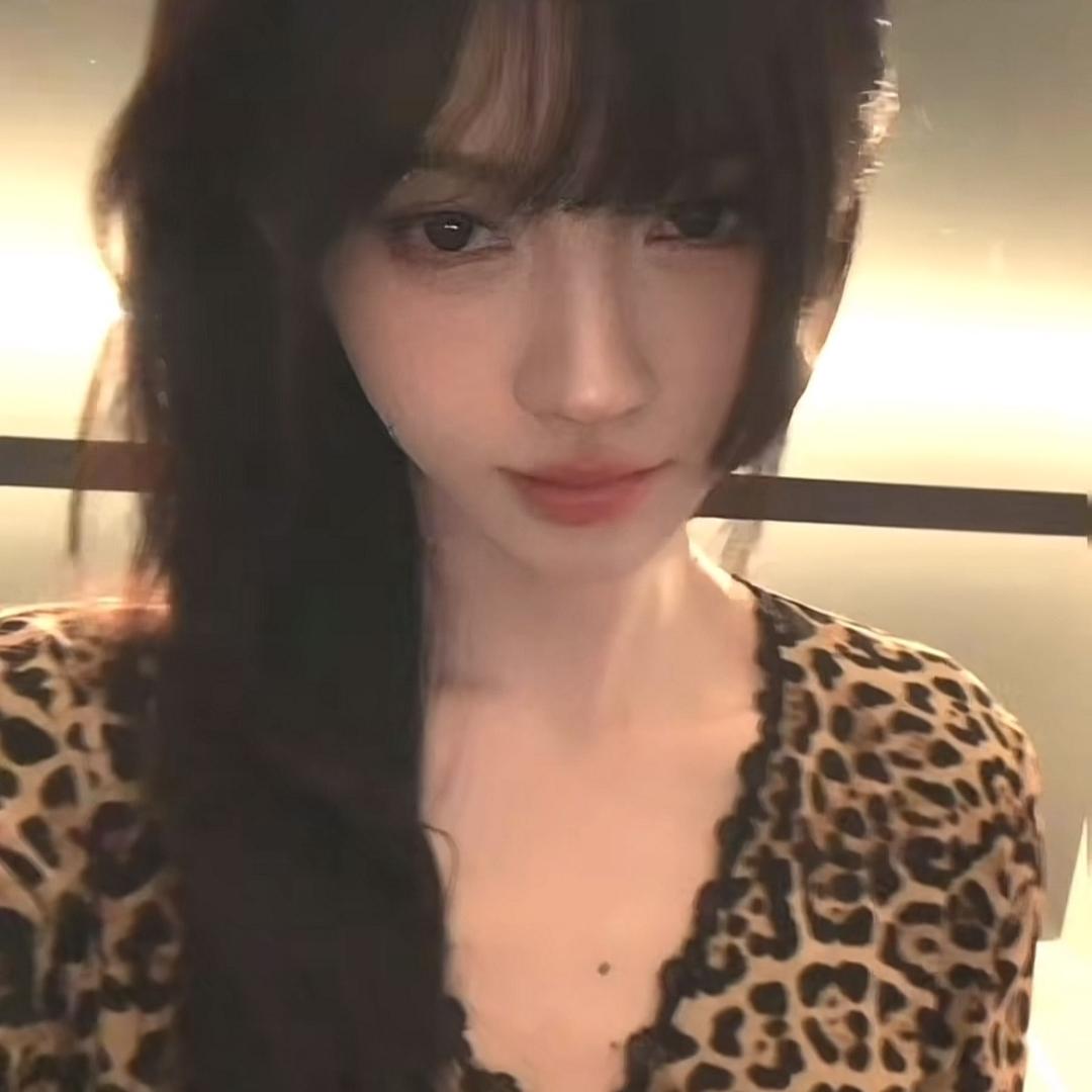 蓝桉长在洱海边