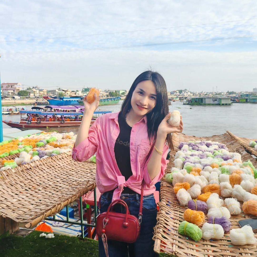 Em xuân vé máy bay