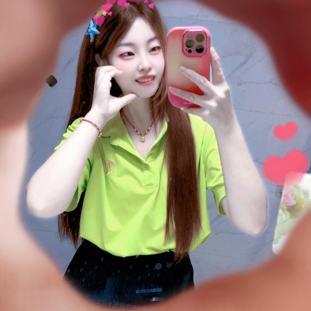 王 小 琴